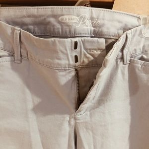 Baby Blue Mid-Length Capris